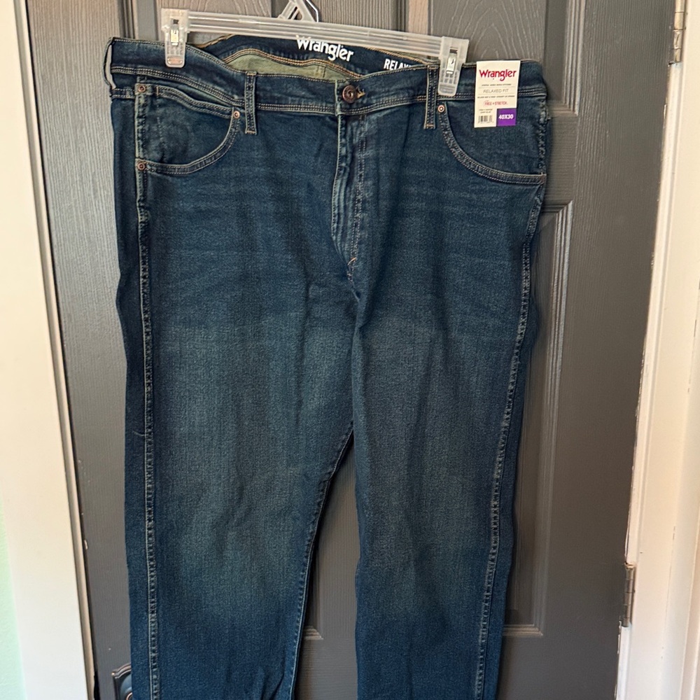 Wrangler Men's Relaxed Fit Dark Blue Jeans